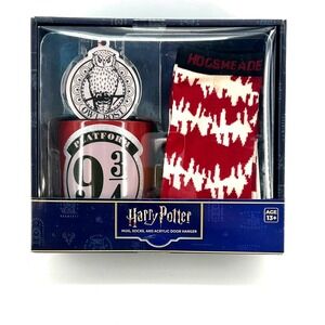 Harry Potter Gift Set Platform 9 3/4 Mug Hogsmeade Socks Owl Post Door HangerNEW